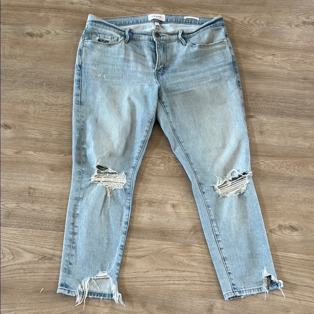 FRAME Boyfriend Distressed Cropped Jeans